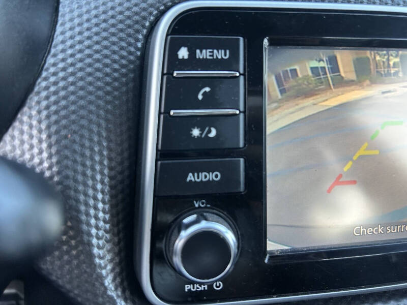 2019 Nissan Kicks S