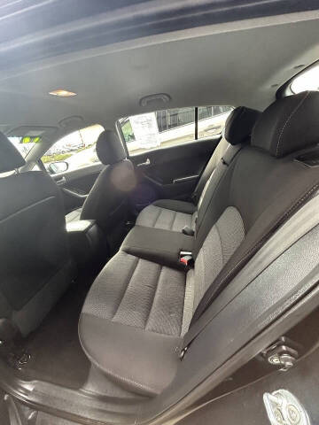 2017 Kia Forte5 LX