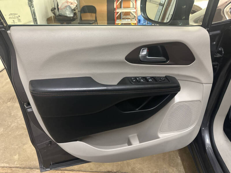 2019 Chrysler Pacifica Touring L