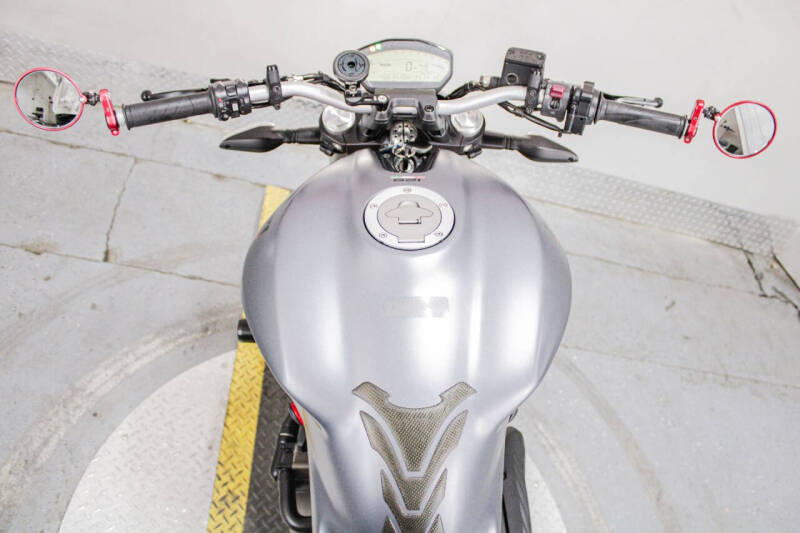 2017 Ducati Monster 821 Stripe