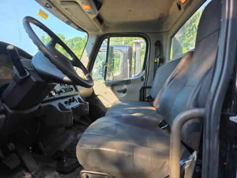 2019 Freightliner M2 106
