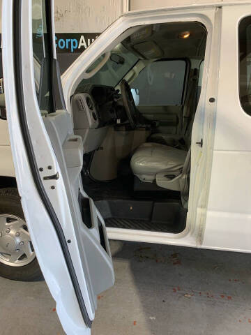 2013 Ford E-Series E-350 SD XLT