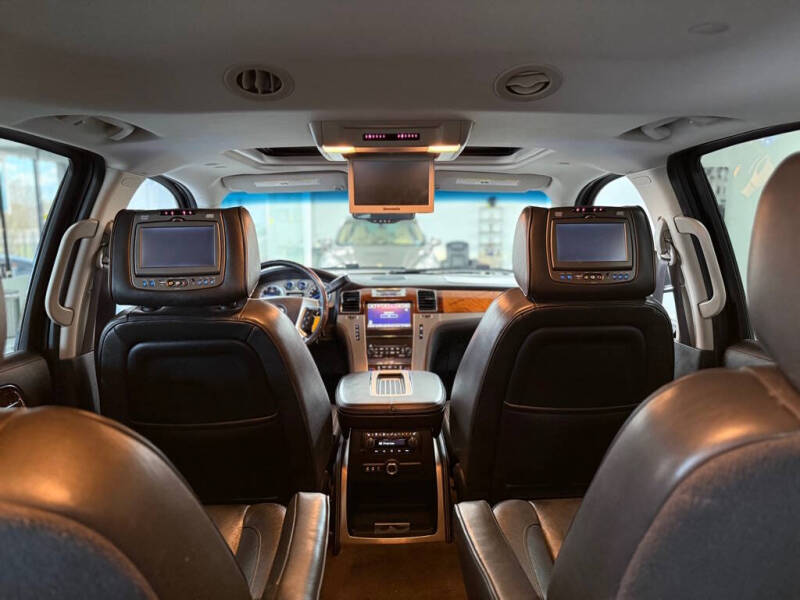 2013 Cadillac Escalade Platinum Edition