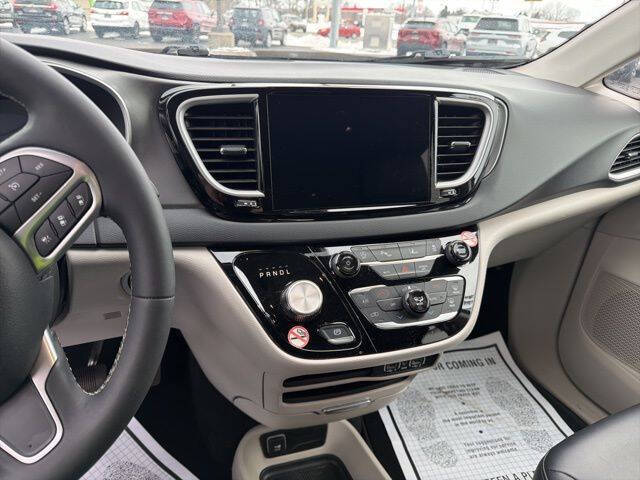 2024 Chrysler Pacifica Touring L