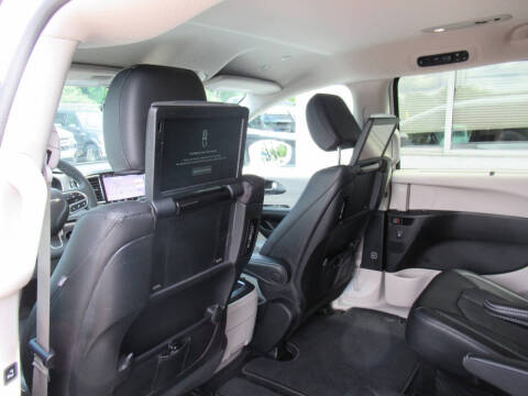 2022 Chrysler Pacifica Touring L
