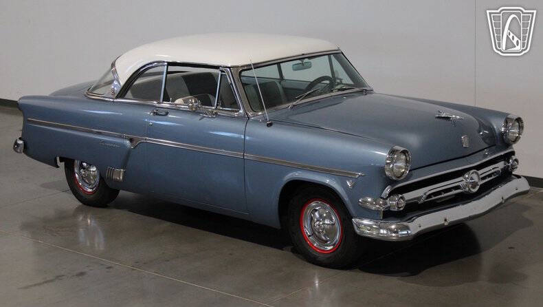 1954 Ford Crestline