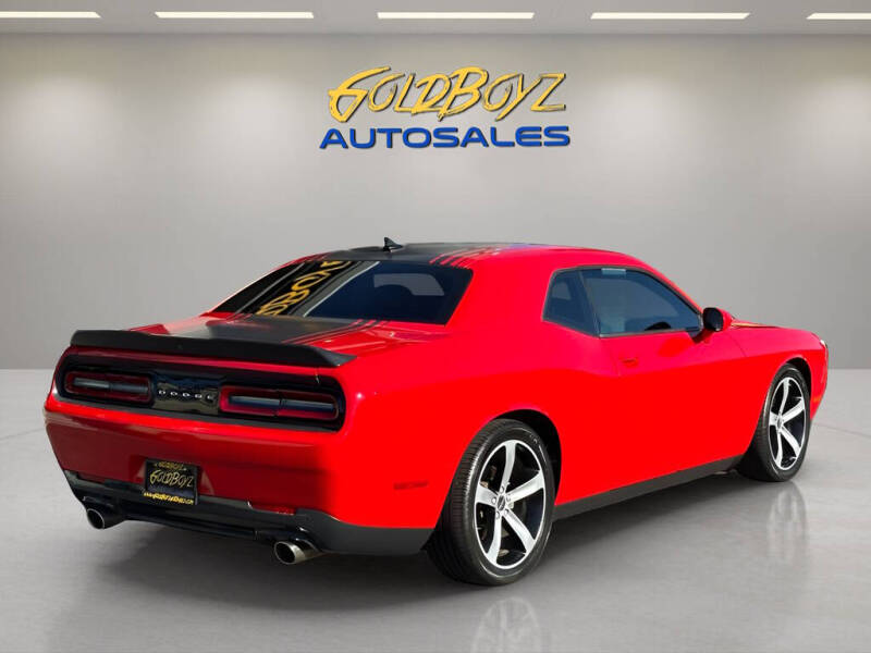 2015 Dodge Challenger R/T Shaker