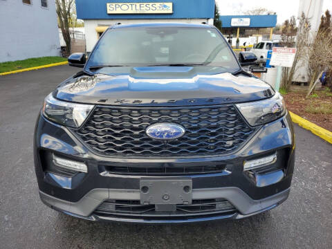 2020 Ford Explorer for sale at OFIER AUTO SALES in Freeport NY
