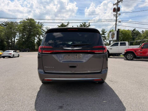 2023 Chrysler Pacifica Touring L