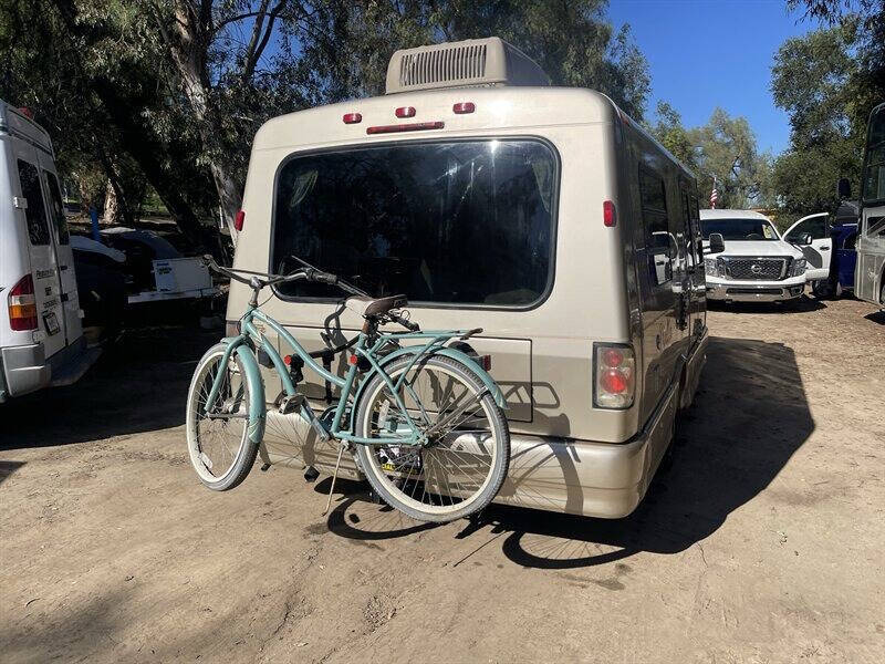2004 Winnebago Rialta 22QD