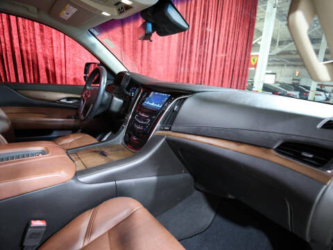 2018 Cadillac Escalade Luxury