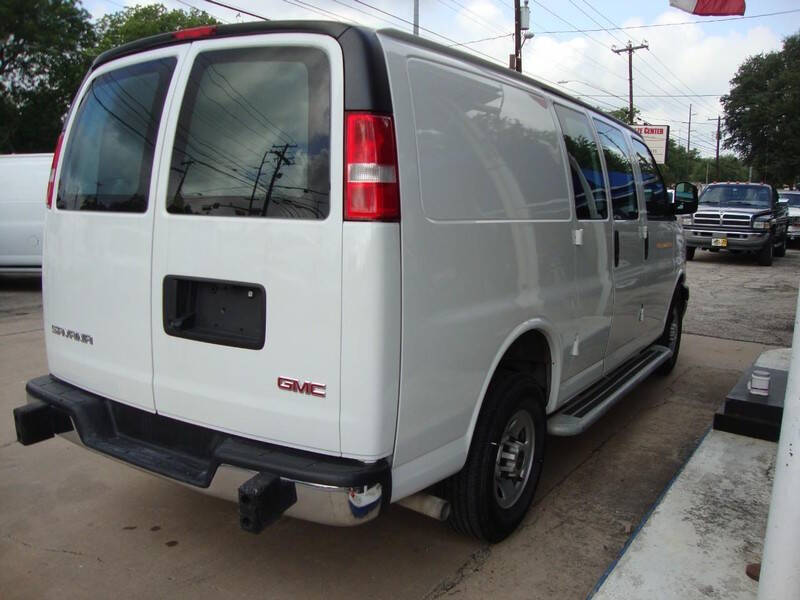 2023 GMC Savana 2500