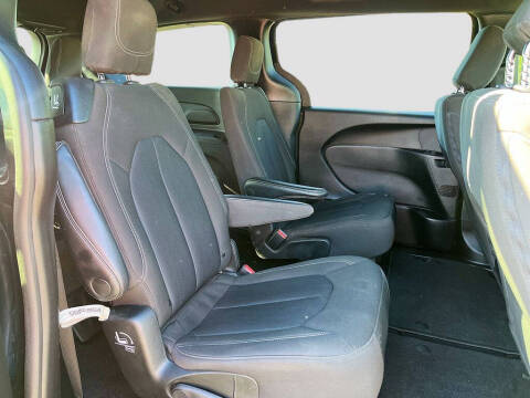 2023 Chrysler Pacifica Touring