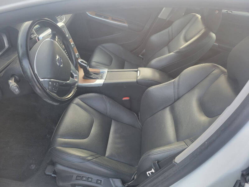 2016 Volvo S60 T5 Inscription Platinum