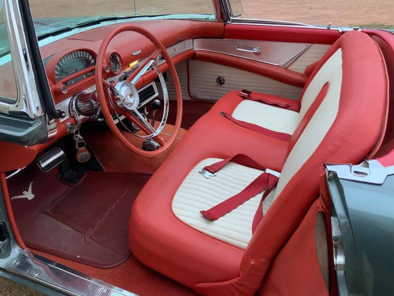 1956 Ford Thunderbird