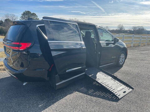 2022 Chrysler Pacifica Touring L