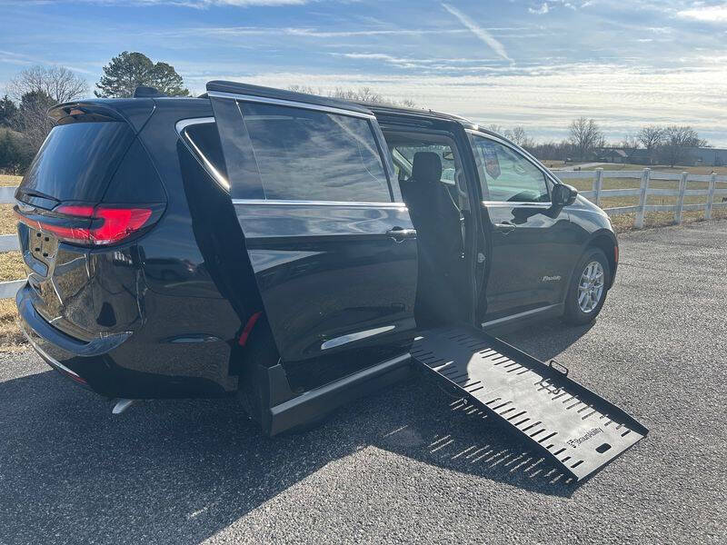 2022 Chrysler Pacifica Touring L