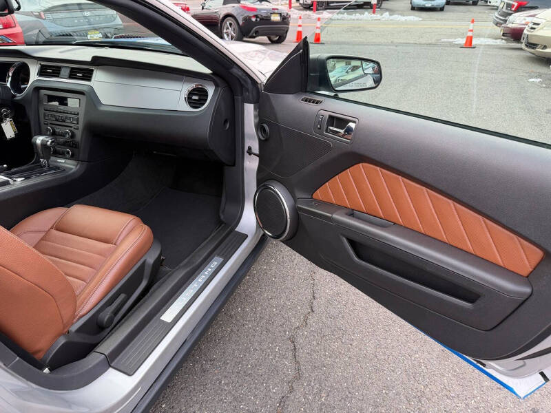 2012 Ford Mustang V6 Premium