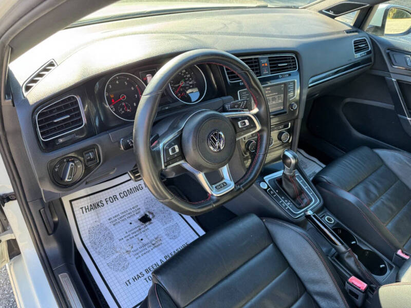 2017 Volkswagen Golf GTI Sport