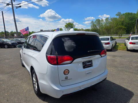 2017 Chrysler Pacifica Touring-L