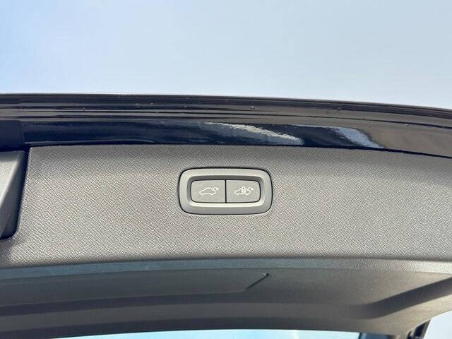 2026 Volvo XC90 T8 Plus 7P