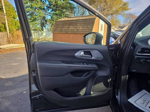 2024 Chrysler Pacifica Touring