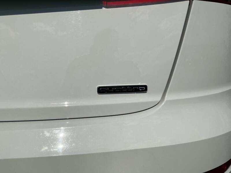 2022 Audi Q8 quattro Premium 55 TFSI