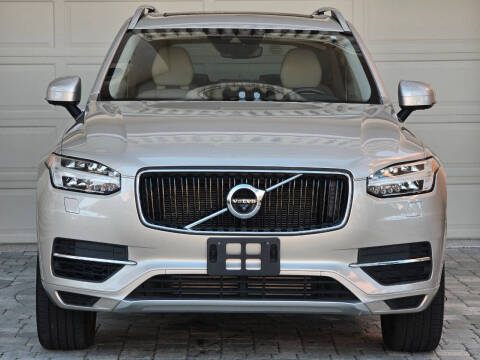 2016 Volvo XC90 T8 eAWD Momentum