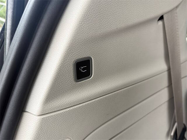 2022 Chrysler Pacifica Hybrid Limited