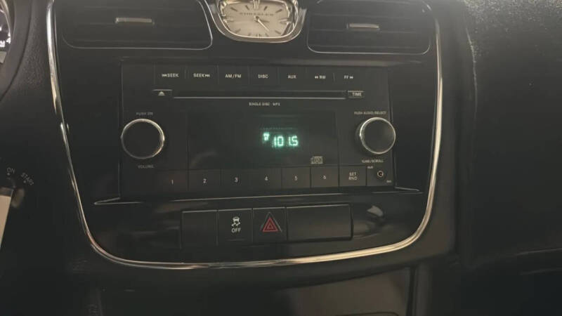 2011 Chrysler 200 LX