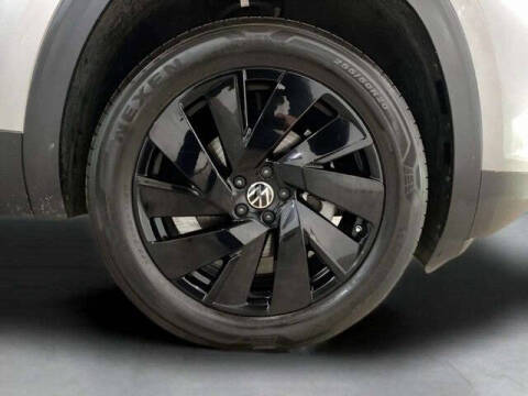 2025 Volkswagen Atlas Cross Sport SE 4Motion