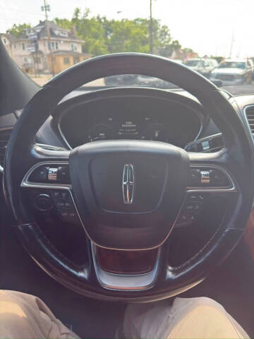 2019 Lincoln Nautilus Select