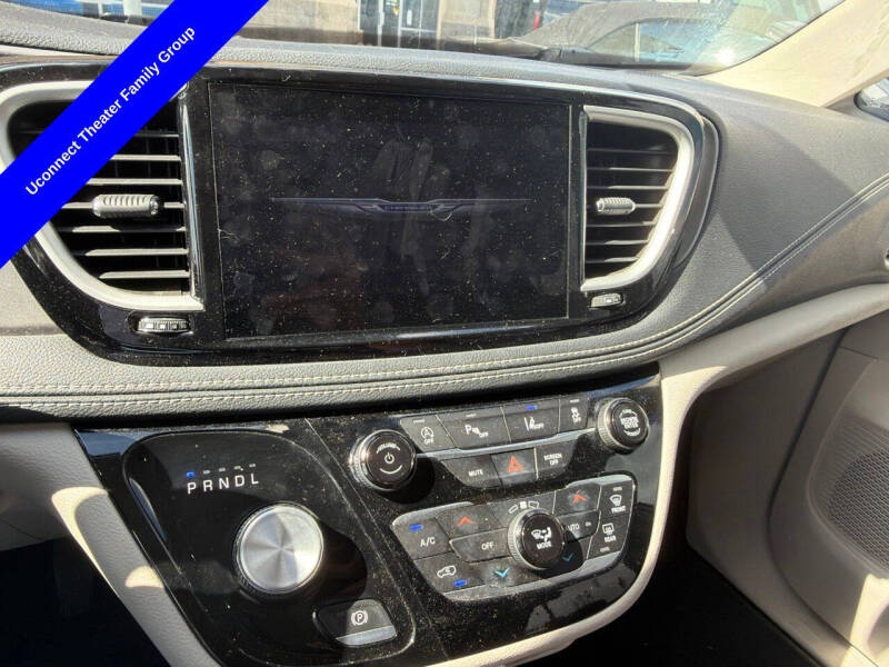 2021 Chrysler Pacifica Touring L