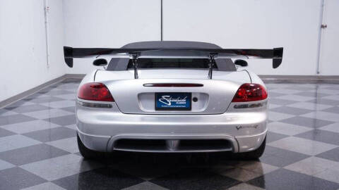 2005 Dodge Viper SRT-10