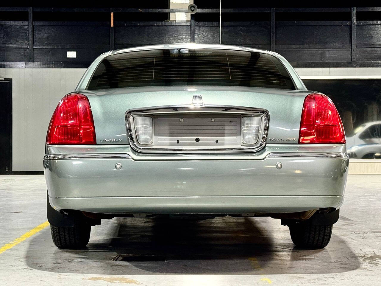 2004 Lincoln Town Car for sale at Carnival Car Company in Victoria, TX