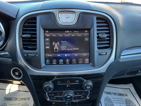 2017 Chrysler 300 Limited