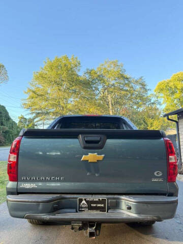 2012 Chevrolet Avalanche LS