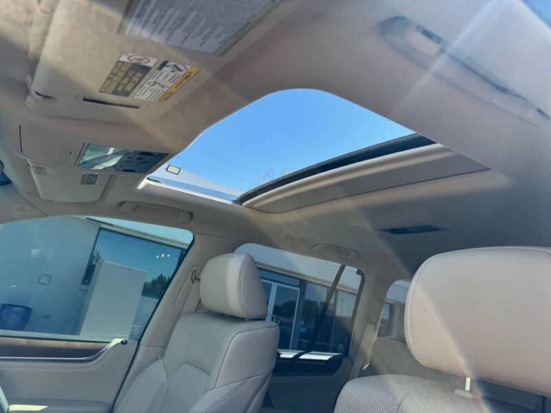 2020 Lexus LX 570 Two-Row