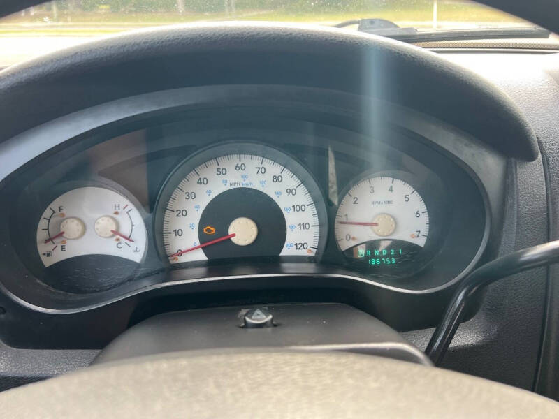 2008 Mitsubishi Raider LS