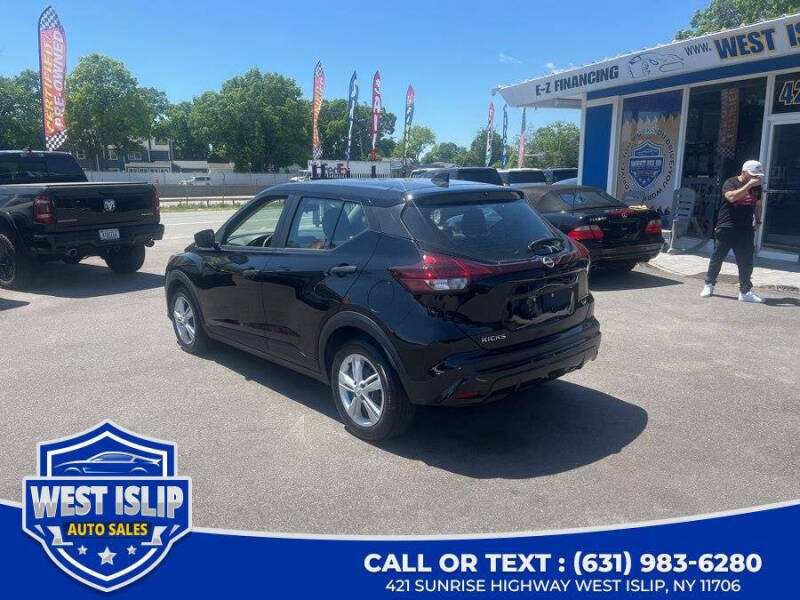2024 Nissan Kicks S