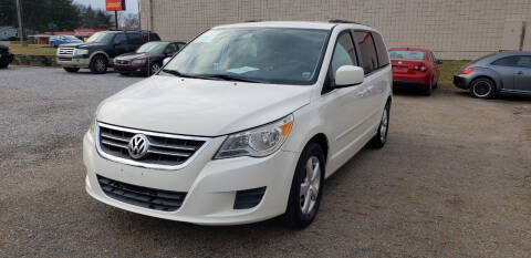 2011 Volkswagen Routan for sale at AutoBay Ohio in Akron OH