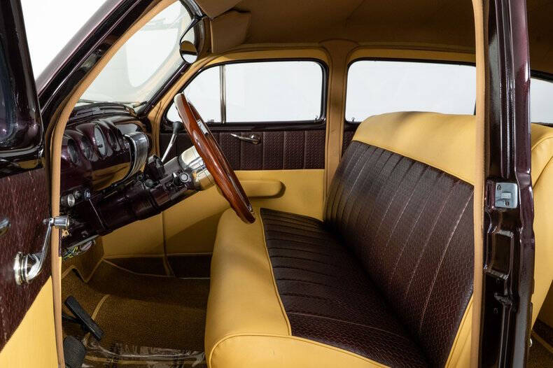 1940 Lincoln Zephyr