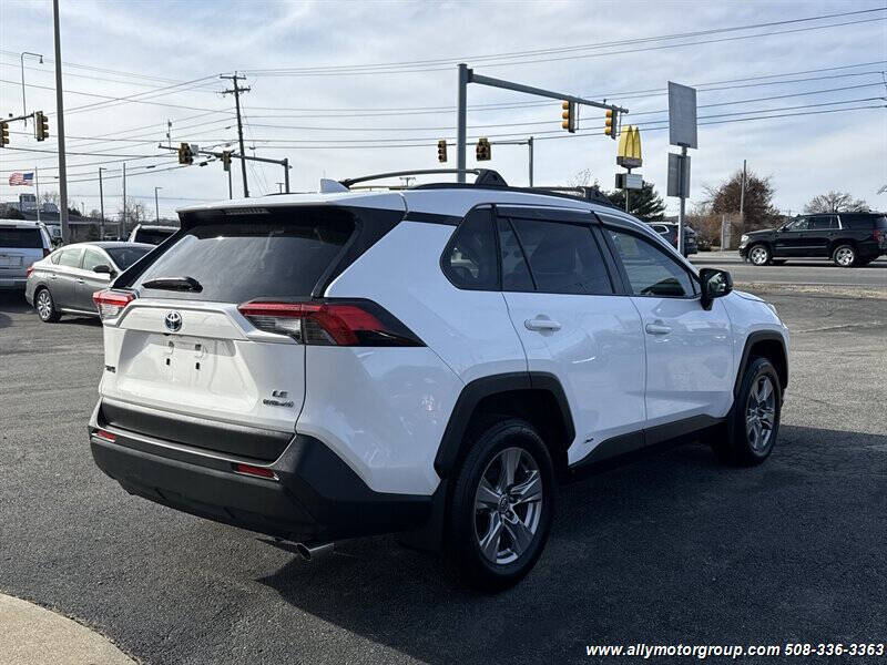 2022 Toyota RAV4 Hybrid LE