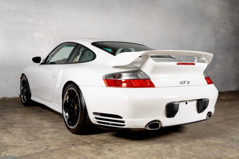 2004 Porsche 911 GT2