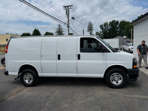 2022 Chevrolet Express 2500