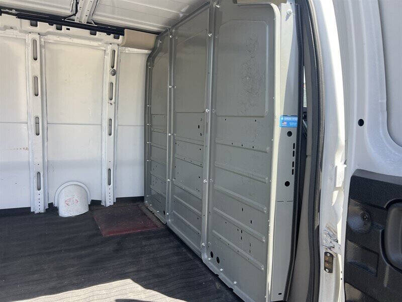 2023 GMC Savana 2500