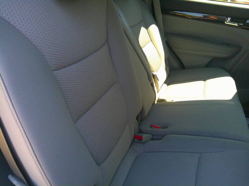 2011 Kia Sorento LX
