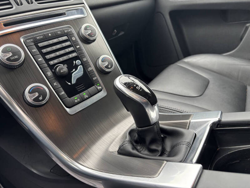 2016 Volvo XC60 T5 Drive-E Premier