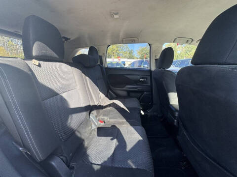 2017 Mitsubishi Outlander ES