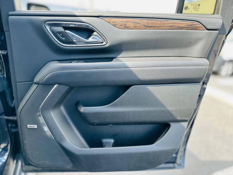 2023 Chevrolet Suburban Premier